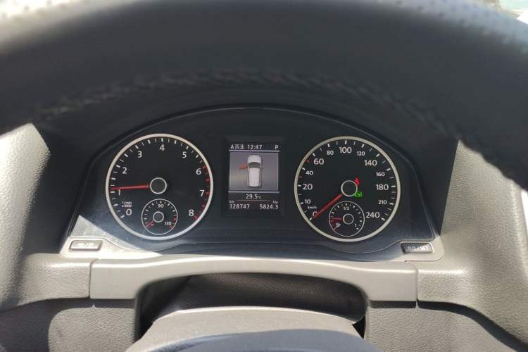 Used Volkswagen Tiguan 2013 2.0 TSI Automatic All-Wheel-Drive Flagship Edition Instrument Cluster