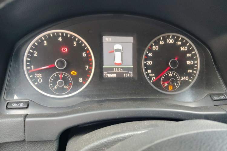Used Volkswagen Tiguan 2013 2.0 TSI Automatic All-Wheel Drive Luxury Edition Instrument Cluster