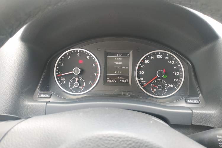 Used Volkswagen Tiguan 2013 1.8 TSI Automatic All-Wheel Drive Luxury Model Instrument Cluster