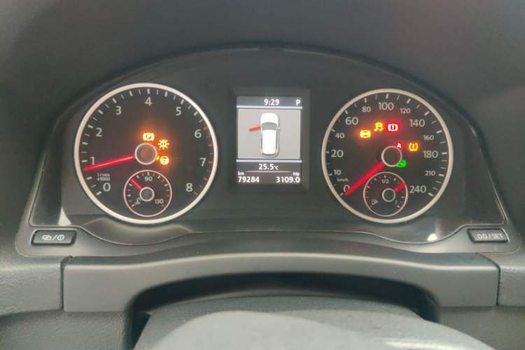 Used Volkswagen Tiguan 2013 2.0 TSI Automatic All-Wheel-Drive Flagship Edition Instrument Cluster