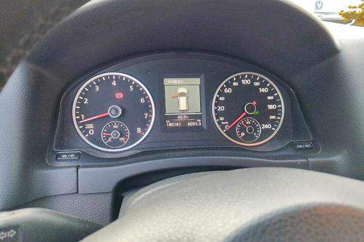 Used Volkswagen Tiguan 2013 1.8 TSI Automatic All-Wheel Drive Luxury Model Instrument Cluster