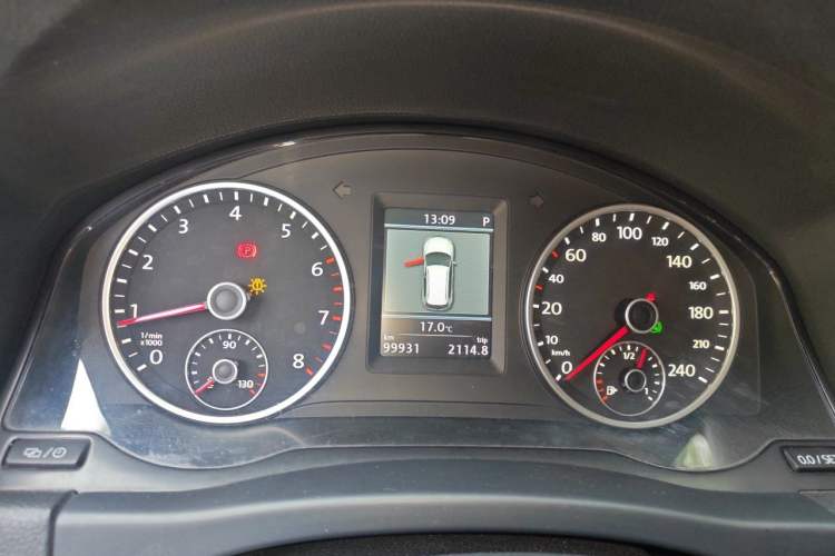 Used Volkswagen Tiguan 2013 2.0 TSI Automatic All-Wheel Drive Luxury Edition Instrument Cluster
