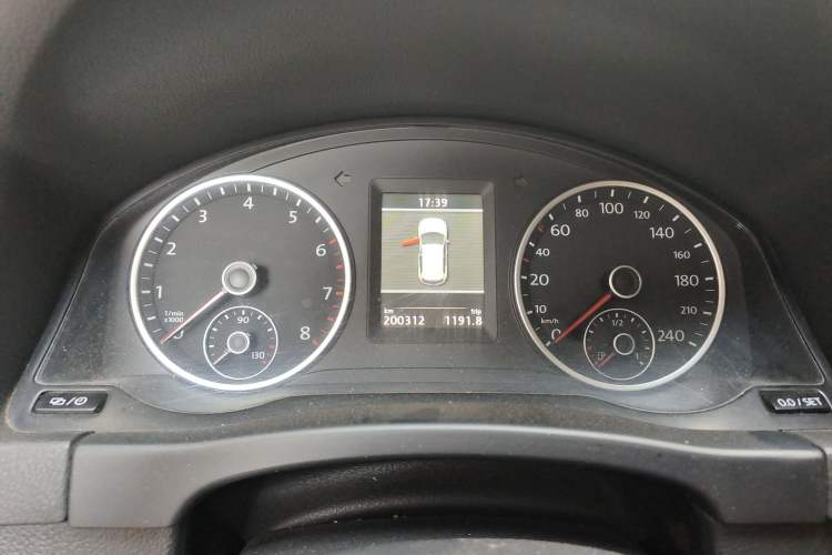 Used Volkswagen Tiguan 2013 2.0 TSI Automatic All-Wheel Drive Luxury Edition Instrument Cluster