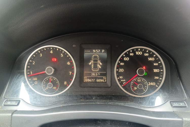 Used Volkswagen Tiguan 2013 1.8TSI Automatic All-Wheel-Drive Comfort Edition Instrument Cluster
