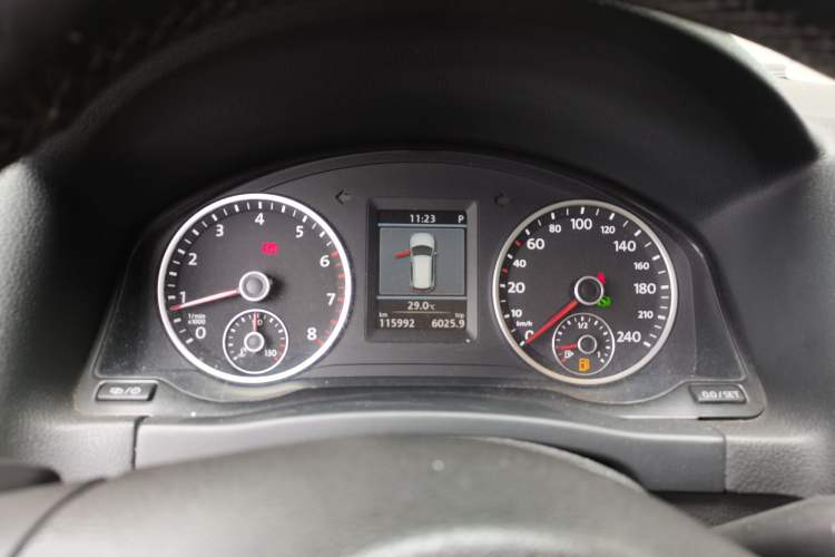 Used Volkswagen Tiguan 2013 1.8 TSI Automatic All-Wheel Drive Luxury Model Instrument Cluster