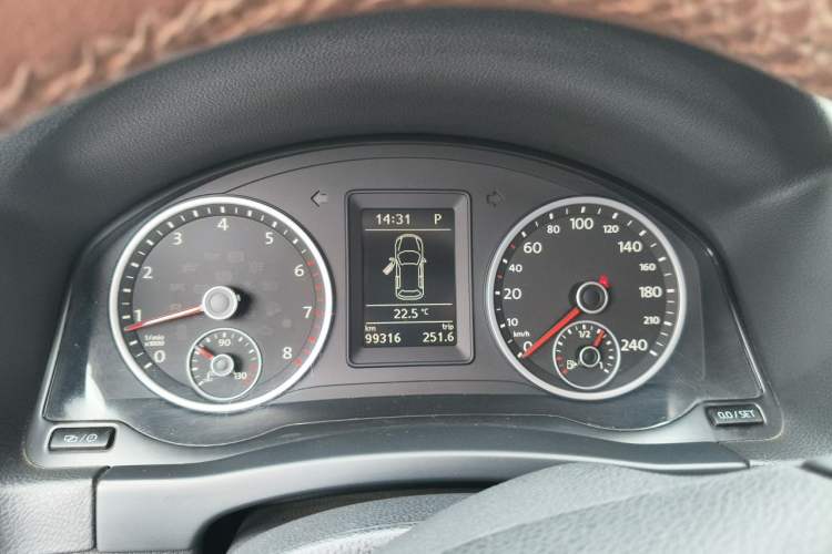 Used Volkswagen Tiguan 2013 1.8TSI Automatic Two-Wheel Drive Trend Edition Instrument Cluster