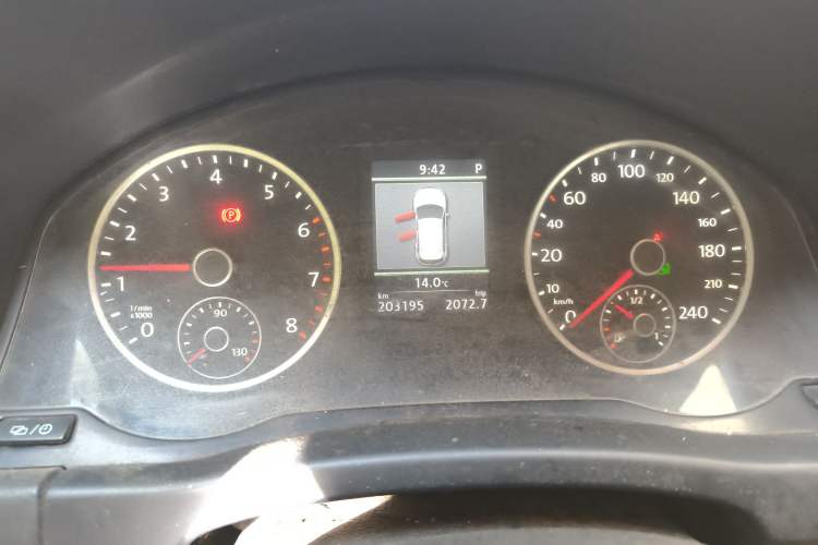 Used Volkswagen Tiguan 2013 1.8 TSI Automatic All-Wheel Drive Luxury Model Instrument Cluster
