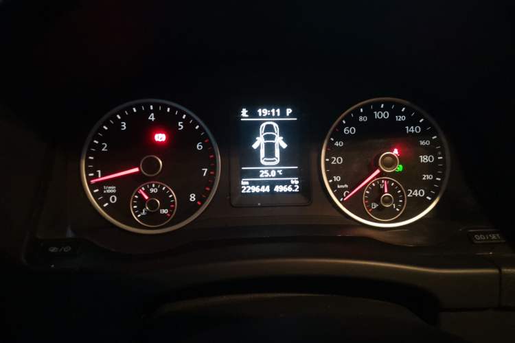 Used Volkswagen Tiguan 2013 1.8TSI Automatic Two-Wheel Drive Luxury Model Instrument Cluster