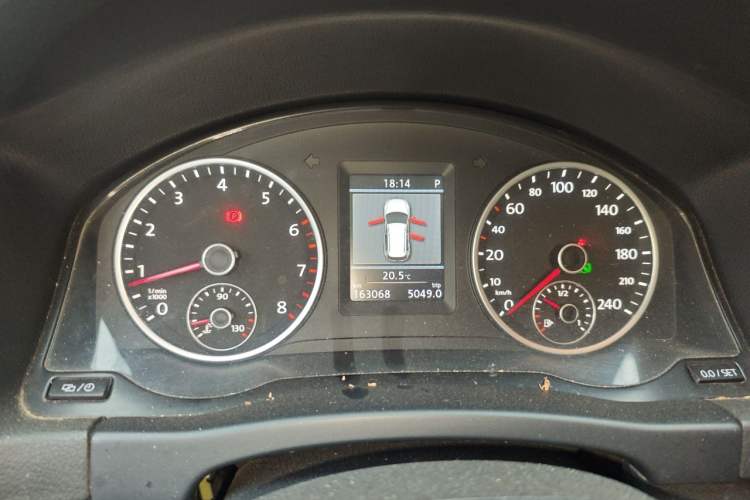 Used Volkswagen Tiguan 2013 2.0 TSI Automatic All-Wheel-Drive Flagship Edition Instrument Cluster