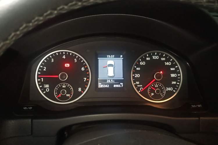 Used Volkswagen Tiguan 2013 1.8 TSI Automatic All-Wheel Drive Luxury Model Instrument Cluster