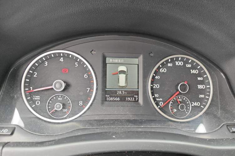 Used Volkswagen Tiguan 2013 1.8 TSI Automatic All-Wheel Drive Luxury Model Instrument Cluster
