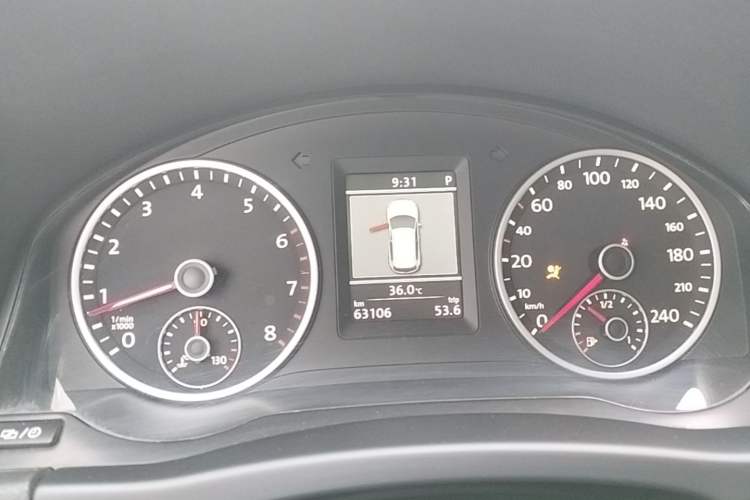Used Volkswagen Tiguan 2013 2.0 TSI Automatic All-Wheel-Drive Flagship Edition Instrument Cluster