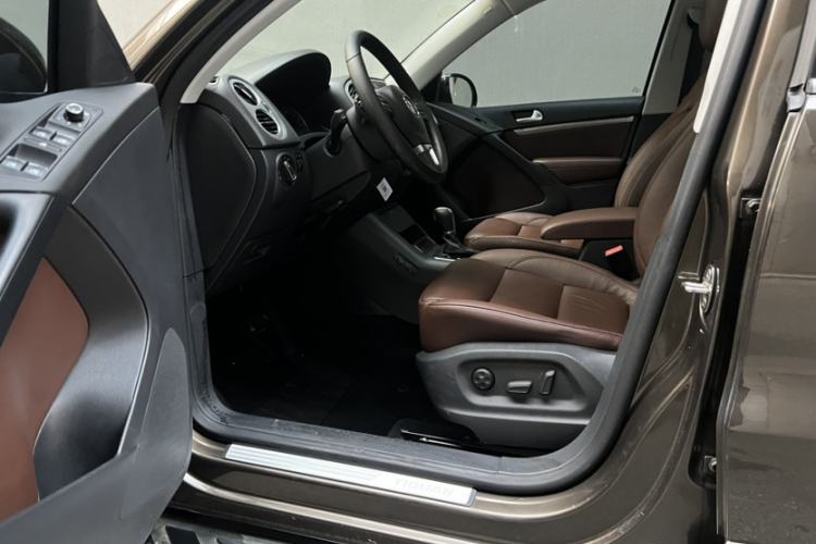 Used Volkswagen Tiguan 2013 1.8TSI Automatic Two-Wheel Drive Luxury Model Interior 1
