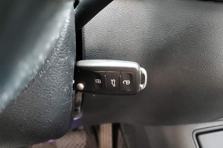Used Volkswagen Tiguan 2013 1.8 TSI Automatic Two-Wheel Drive Comfort Edition Interior 1
