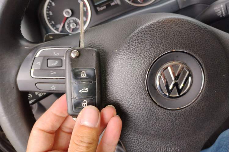 Used Volkswagen Tiguan 2013 1.8 TSI Automatic All-Wheel Drive Luxury Model Interior 1