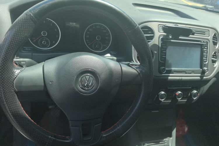 Used Volkswagen Tiguan 2013 1.8TSI Manual Two-Wheel Drive Trend Edition Interior 2