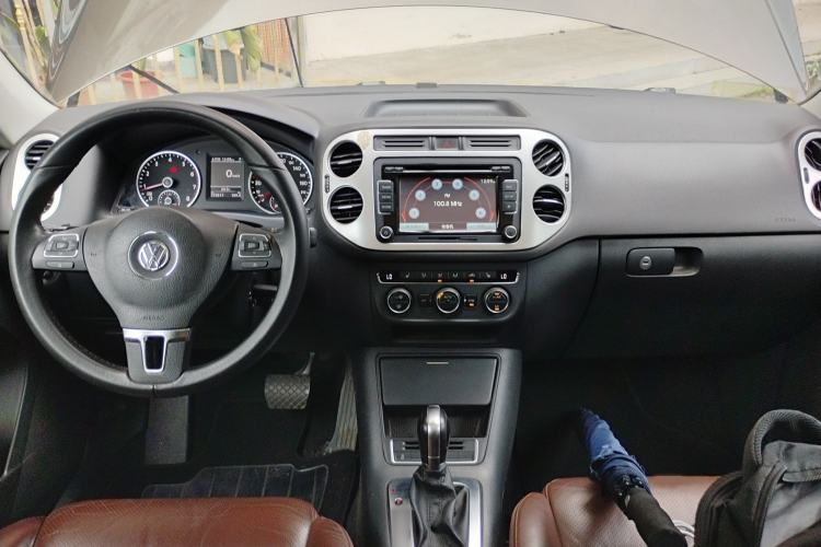 Used Volkswagen Tiguan 2013 1.8 TSI Automatic All-Wheel Drive Luxury Model Interior 2