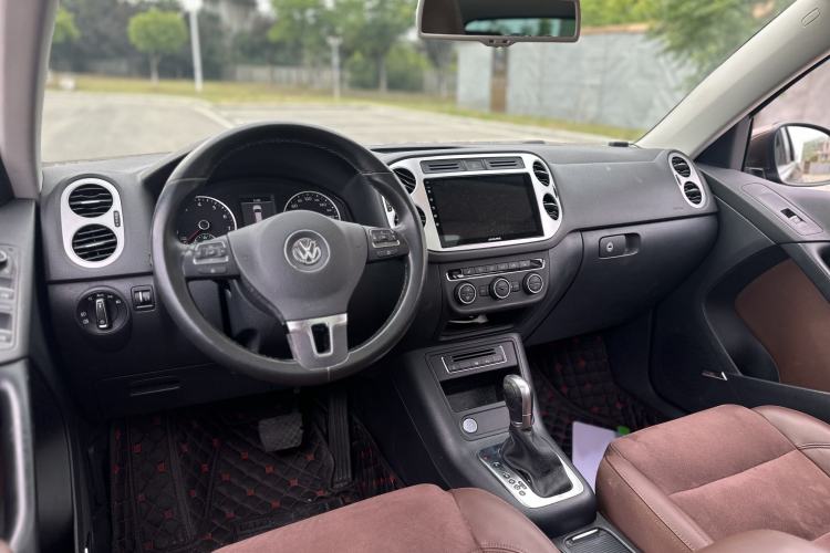 Used Volkswagen Tiguan 2013 2.0 TSI Automatic All-Wheel-Drive Flagship Edition Interior 4