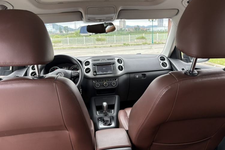 Used Volkswagen Tiguan 2013 1.8 TSI Automatic All-Wheel Drive Luxury Model Interior 7