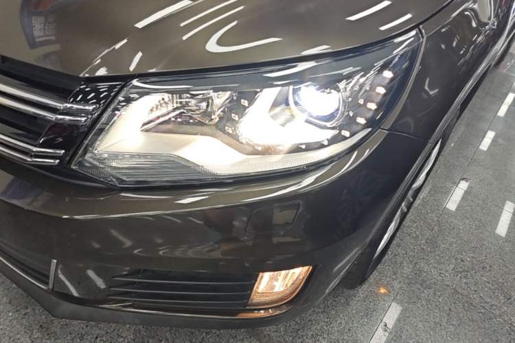 Used Volkswagen Tiguan 2013 2.0 TSI Automatic All-Wheel-Drive Flagship Edition Left Front Headlight