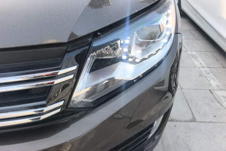 Used Volkswagen Tiguan 2013 1.8TSI Automatic Two-Wheel Drive Luxury Model Left Front Headlight