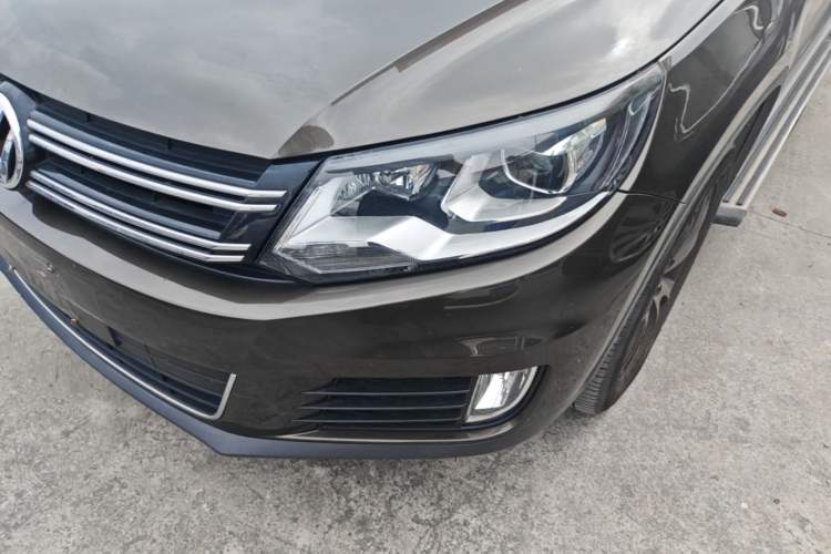 Used Volkswagen Tiguan 2013 1.8 TSI Automatic All-Wheel Drive Luxury Model Left Front Headlight