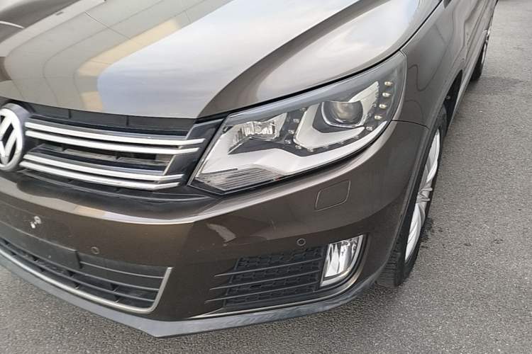 Used Volkswagen Tiguan 2013 2.0 TSI Automatic All-Wheel-Drive Flagship Edition Left Front Headlight