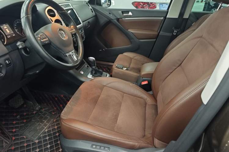 Used Volkswagen Tiguan 2013 2.0 TSI Automatic All-Wheel-Drive Flagship Edition Left Front Seat