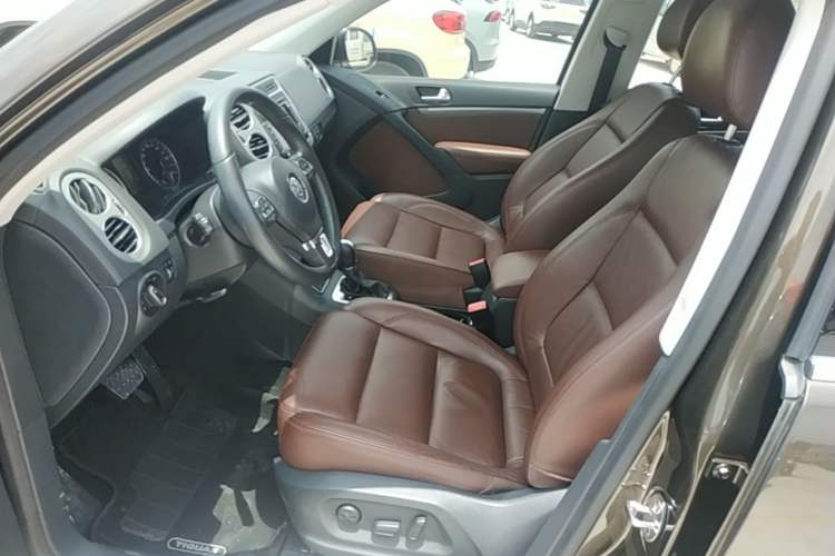 Used Volkswagen Tiguan 2013 1.8 TSI Automatic All-Wheel Drive Luxury Model Left Front Seat
