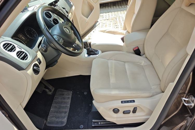 Used Volkswagen Tiguan 2013 2.0 TSI Automatic All-Wheel-Drive Flagship Edition Left Front Seat