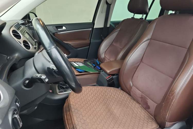 Used Volkswagen Tiguan 2013 2.0 TSI Automatic All-Wheel-Drive Flagship Edition Left Front Seat
