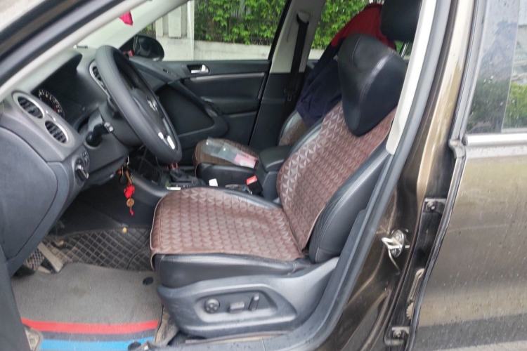 Used Volkswagen Tiguan 2013 2.0 TSI Automatic All-Wheel Drive Luxury Edition Left Front Seat