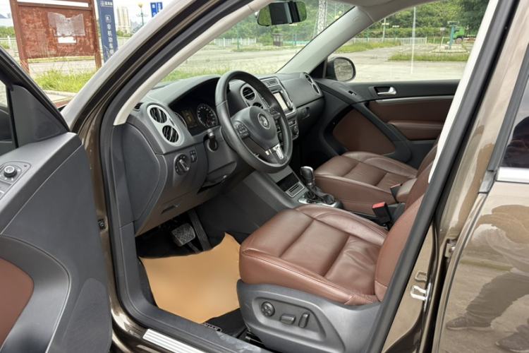 Used Volkswagen Tiguan 2013 1.8 TSI Automatic All-Wheel Drive Luxury Model Left Front Seat