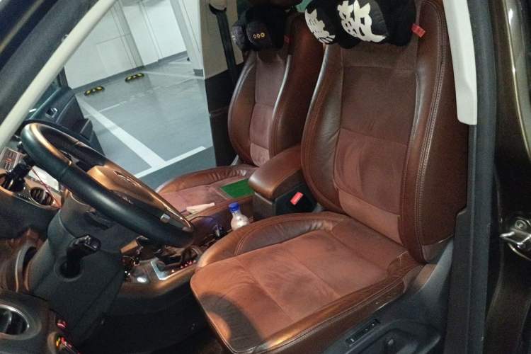 Used Volkswagen Tiguan 2013 2.0 TSI Automatic All-Wheel-Drive Flagship Edition Left Front Seat