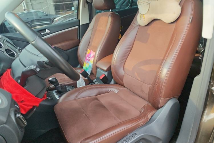 Used Volkswagen Tiguan 2013 2.0 TSI Automatic All-Wheel-Drive Flagship Edition Left Front Seat