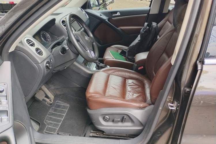 Used Volkswagen Tiguan 2013 1.8 TSI Automatic All-Wheel Drive Luxury Model Left Front Seat
