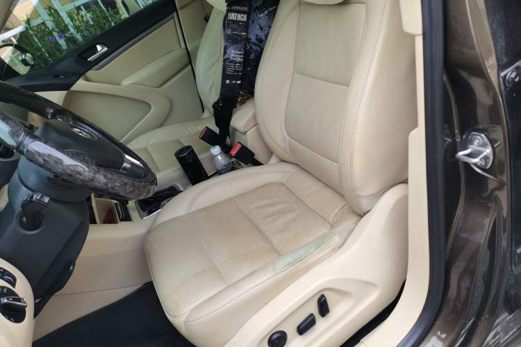 Used Volkswagen Tiguan 2013 1.8 TSI Automatic All-Wheel Drive Luxury Model Left Front Seat