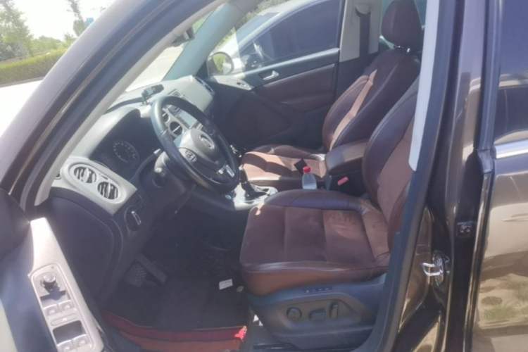 Used Volkswagen Tiguan 2013 2.0 TSI Automatic All-Wheel-Drive Flagship Edition Left Front Seat