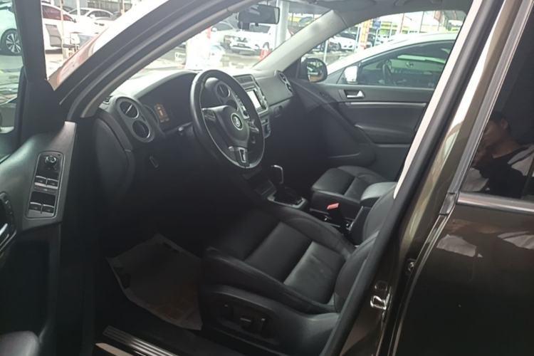 Used Volkswagen Tiguan 2013 1.8 TSI Automatic All-Wheel Drive Luxury Model Left Front Seat