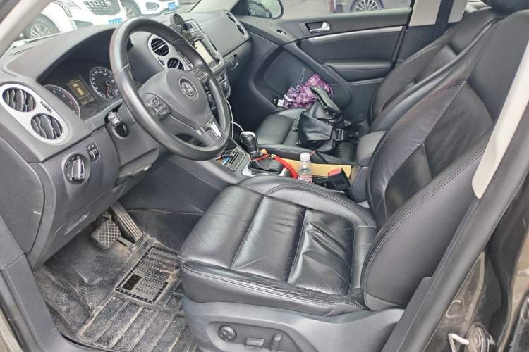 Used Volkswagen Tiguan 2013 1.8 TSI Automatic All-Wheel Drive Luxury Model Left Front Seat