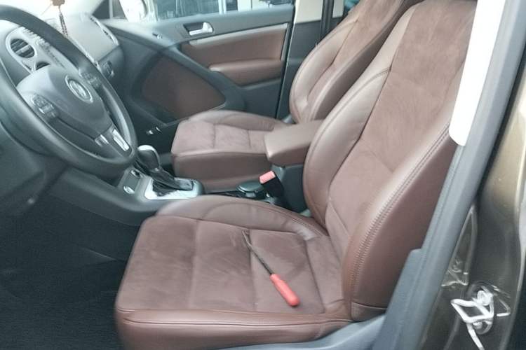 Used Volkswagen Tiguan 2013 2.0 TSI Automatic All-Wheel-Drive Flagship Edition Left Front Seat