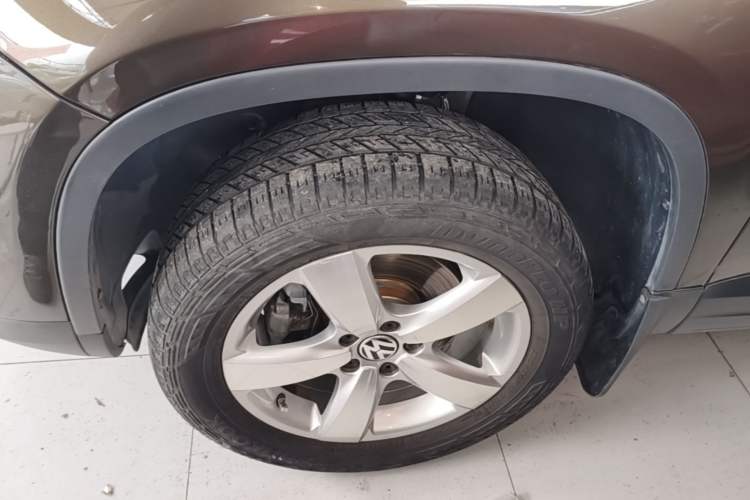 Used Volkswagen Tiguan 2013 1.8 TSI Automatic Two-Wheel Drive Comfort Edition Left Front Wheel Hub