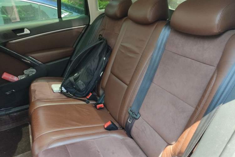 Used Volkswagen Tiguan 2013 2.0 TSI Automatic All-Wheel-Drive Flagship Edition Left Rear Seat