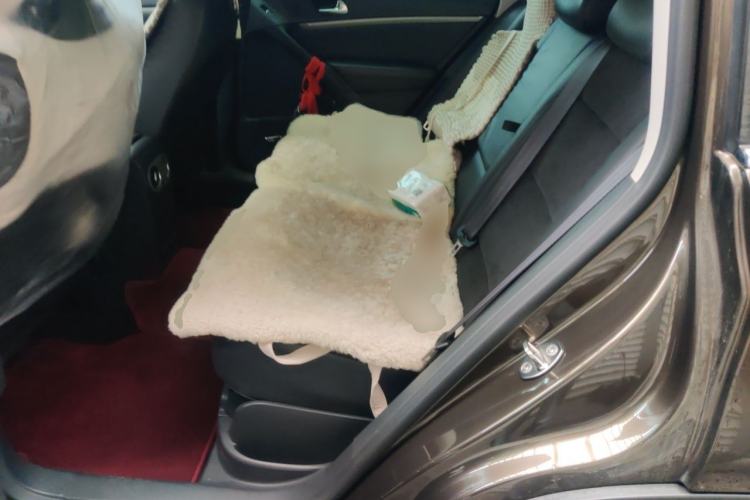 Used Volkswagen Tiguan 2013 2.0 TSI Automatic All-Wheel-Drive Flagship Edition Left Rear Seat