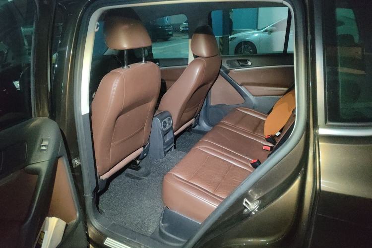 Used Volkswagen Tiguan 2013 1.8 TSI Automatic All-Wheel Drive Luxury Model Left Rear Seat