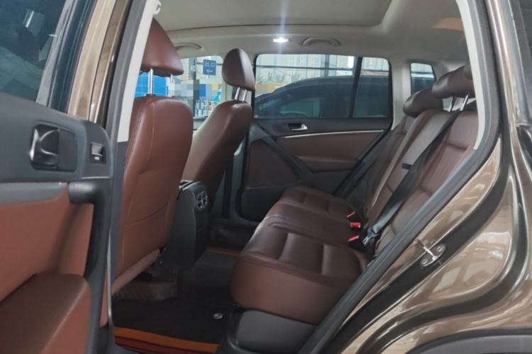 Used Volkswagen Tiguan 2013 1.8 TSI Automatic All-Wheel Drive Luxury Model Left Rear Seat