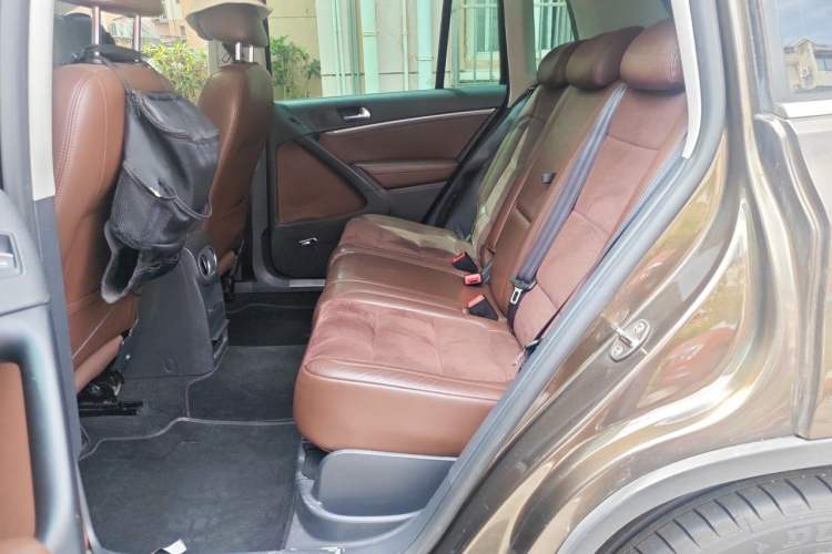 Used Volkswagen Tiguan 2013 2.0 TSI Automatic All-Wheel-Drive Flagship Edition Left Rear Seat