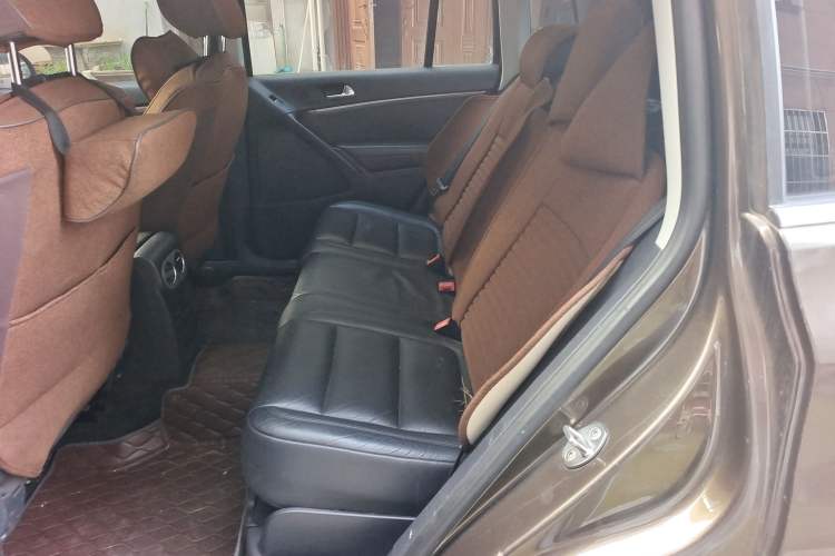 Used Volkswagen Tiguan 2013 2.0 TSI Automatic All-Wheel Drive Luxury Edition Left Rear Seat