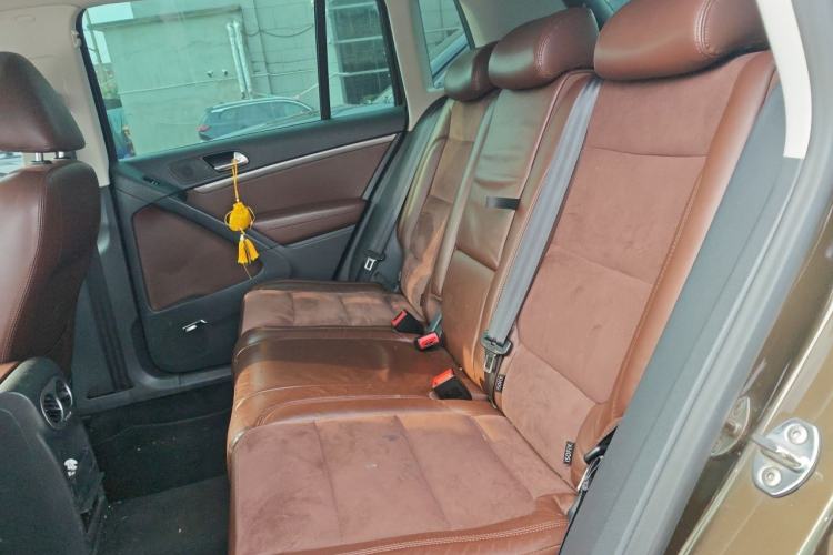 Used Volkswagen Tiguan 2013 2.0 TSI Automatic All-Wheel-Drive Flagship Edition Left Rear Seat