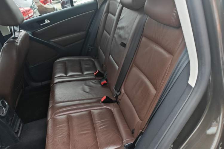 Used Volkswagen Tiguan 2013 1.8 TSI Automatic All-Wheel Drive Luxury Model Left Rear Seat